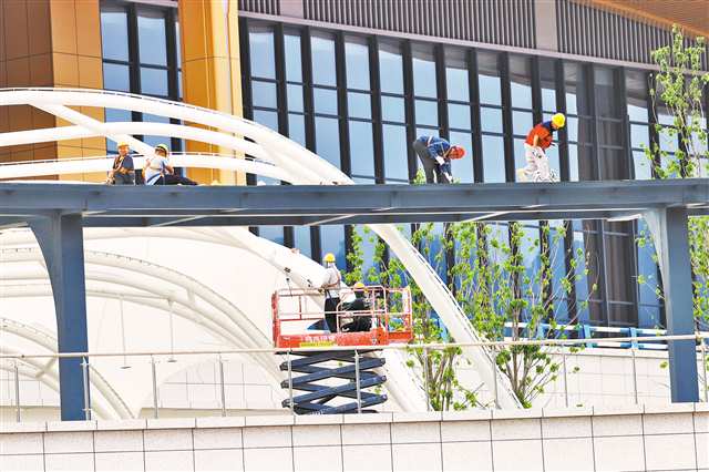 渝厦高铁黔江站站前广场加紧建设